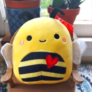 BNWT Sunny the Bee 5" Squishmallow